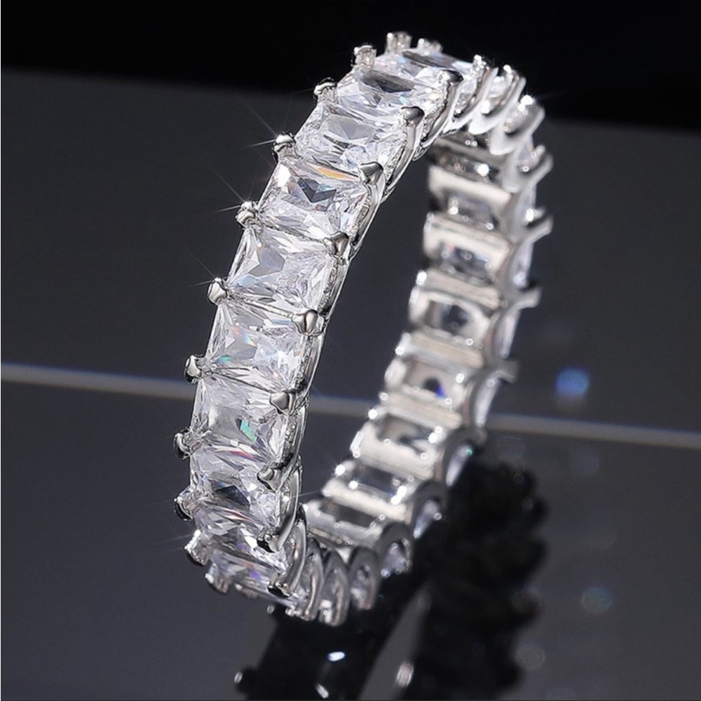 New 925 Silver Eternity Diamond Wedding Engagement Ring - Picture 1 of 1